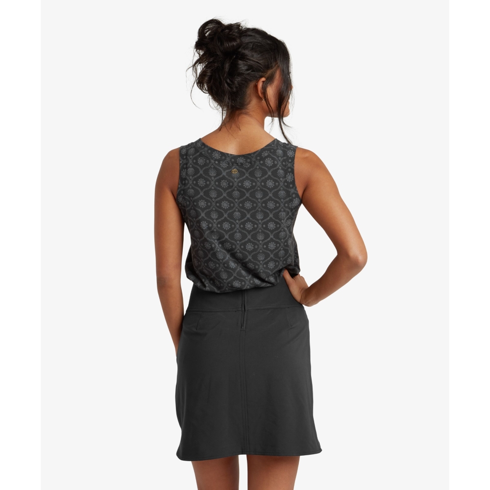 Sherpa Adventure Gear Neha V-Neck Tank Women's Black Sublime SW20013-136 shirts en tops online bestellen bij Kathmandu Outdoor & Travel
