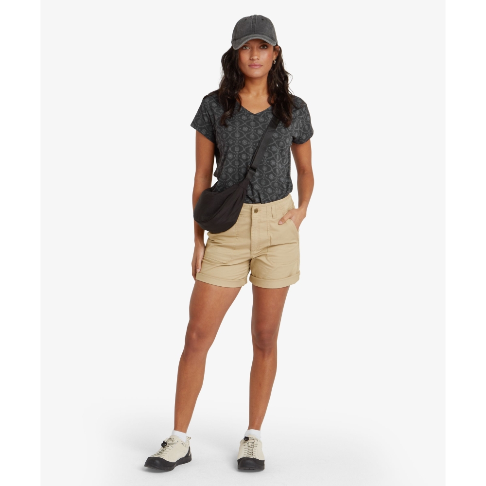 Sherpa Adventure Gear Neha V-Neck Tee Women's Black Sublime SW21019-136 shirts en tops online bestellen bij Kathmandu Outdoor & Travel