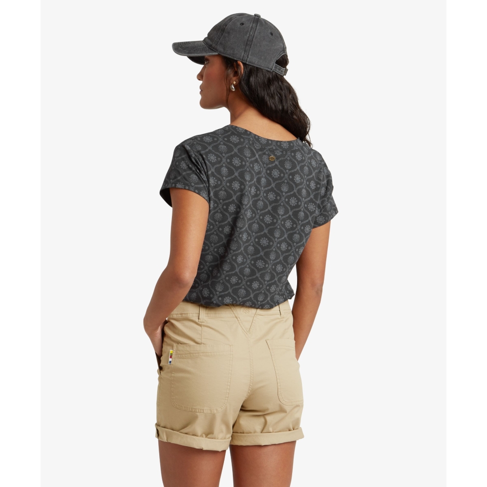 Sherpa Adventure Gear Neha V-Neck Tee Women's Black Sublime SW21019-136 shirts en tops online bestellen bij Kathmandu Outdoor & Travel