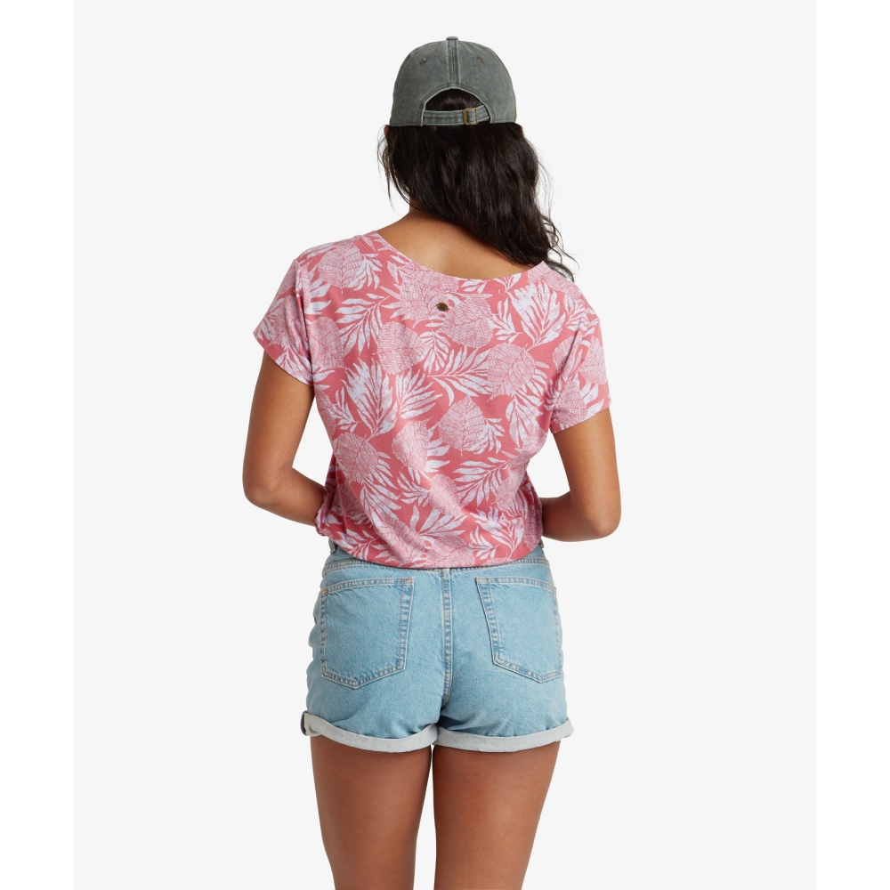 Sherpa Adventure Gear Neha V-Neck Tee Women's Rosie Bhodi Leaf SW21019-462 shirts en tops online bestellen bij Kathmandu Outdoor & Travel