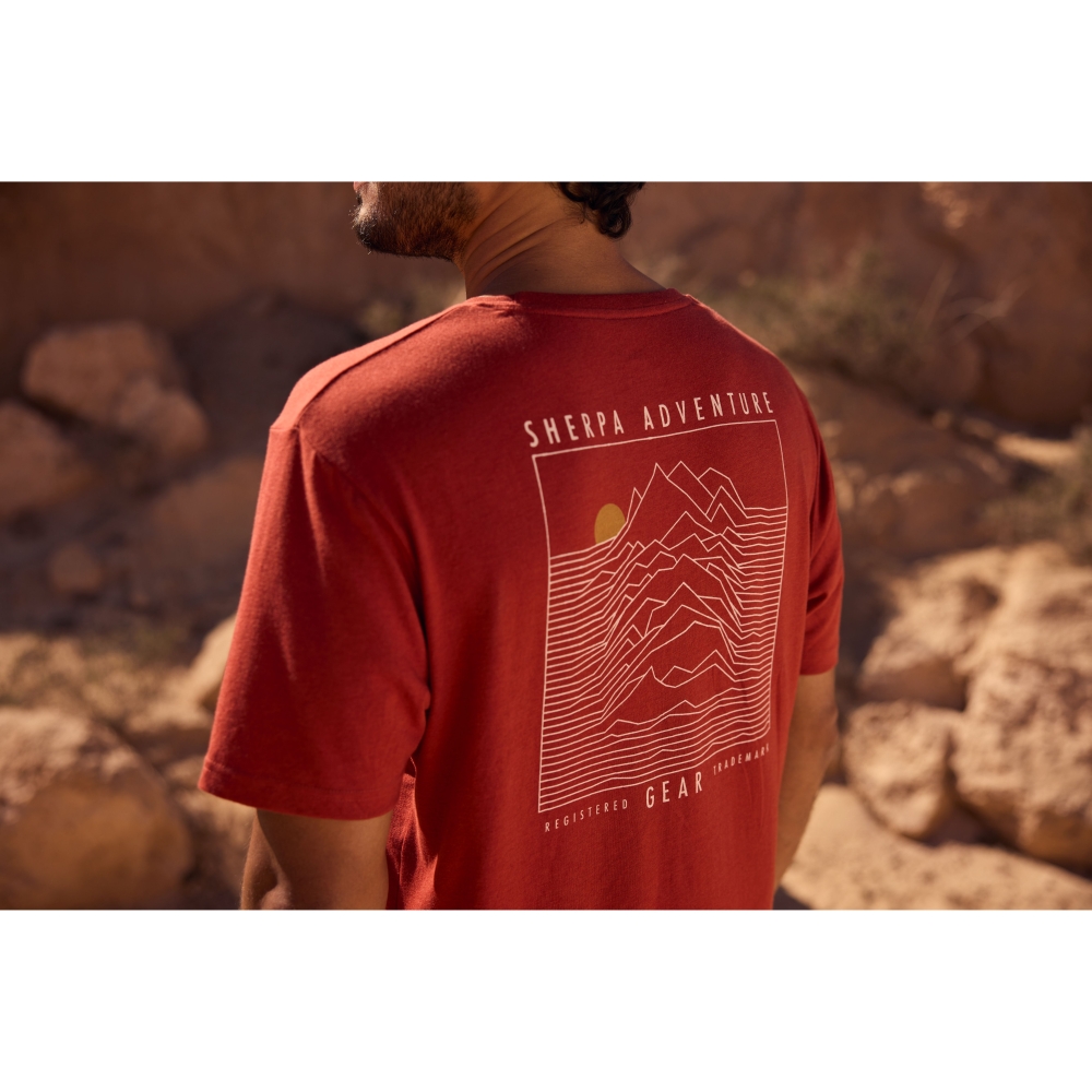Sherpa Adventure Gear Bali Terrain Tee Rust SM11069-444 shirts en tops online bestellen bij Kathmandu Outdoor & Travel