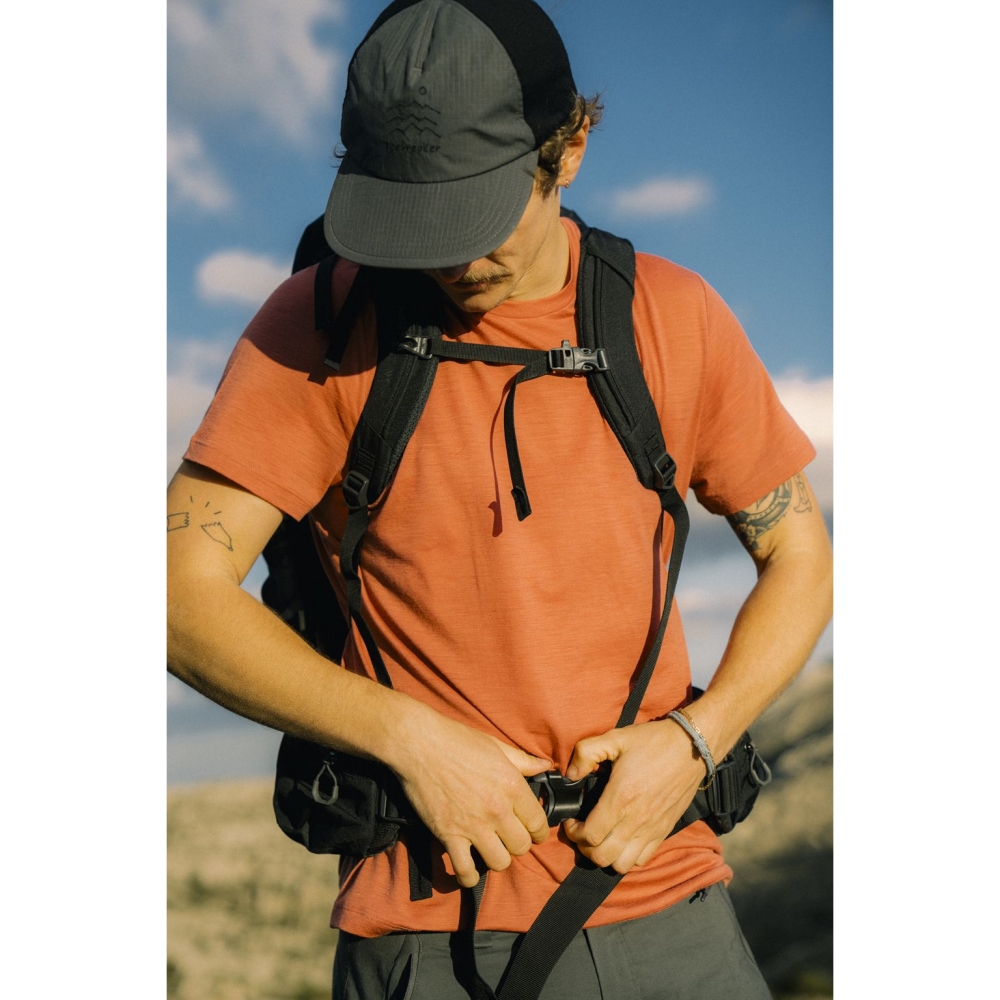 Icebreaker Mer 150 Tech Lite III SS Tee Plume IB0A56WL-0B61 shirts en tops online bestellen bij Kathmandu Outdoor & Travel