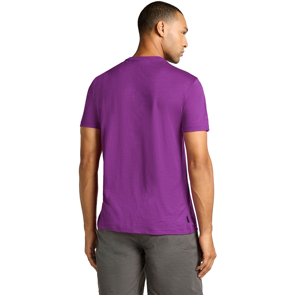 Icebreaker Mer 150 Tech Lite III SS Tee Passion IB0A56WL-0A31 shirts en tops online bestellen bij Kathmandu Outdoor & Travel
