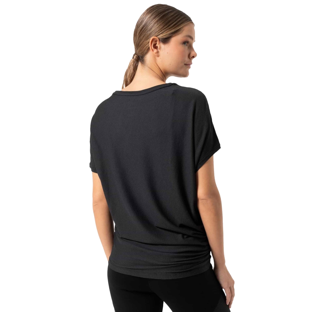 Super Natural Loose Air Tee Women's Jet Black SNW024590-872 shirts en tops online bestellen bij Kathmandu Outdoor & Travel