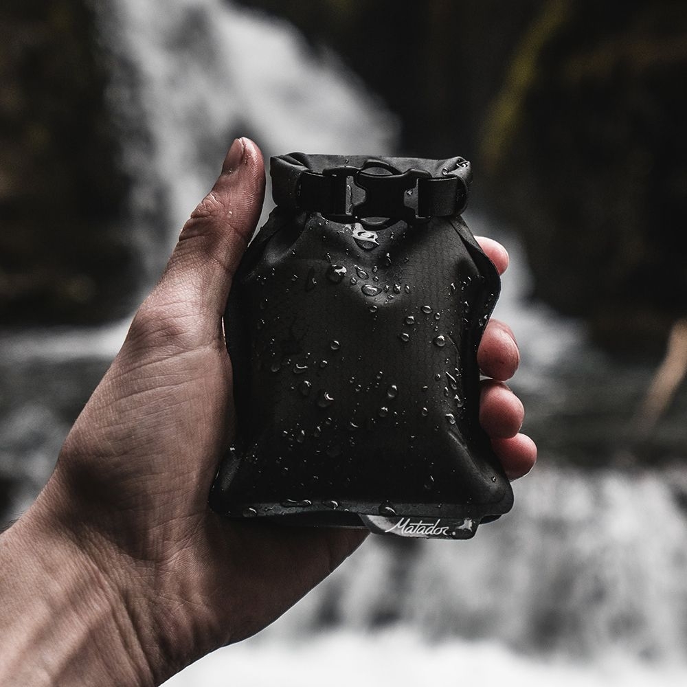 Matador Matador FlatPak Soap Bar Case Charcoal MATFPS1001B toiletartikelen online bestellen bij Kathmandu Outdoor & Travel