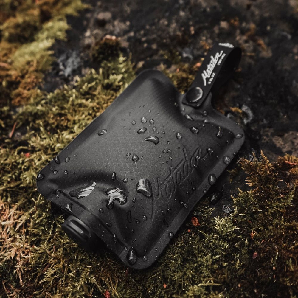 Matador Matador FlatPak Toiletry Bottle  Black MATFPB1001B toiletartikelen online bestellen bij Kathmandu Outdoor & Travel