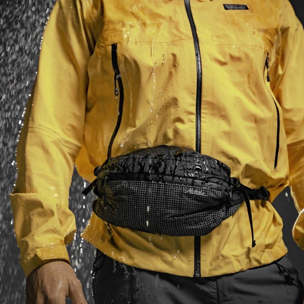Matador Matador Freerain Waterproof Packable Hip Pack   Black MATFRHP001BK tassen online bestellen bij Kathmandu Outdoor & Travel