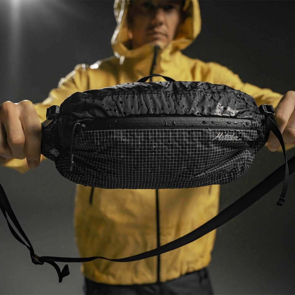 Matador Matador Freerain Waterproof Packable Hip Pack   Black MATFRHP001BK tassen online bestellen bij Kathmandu Outdoor & Travel