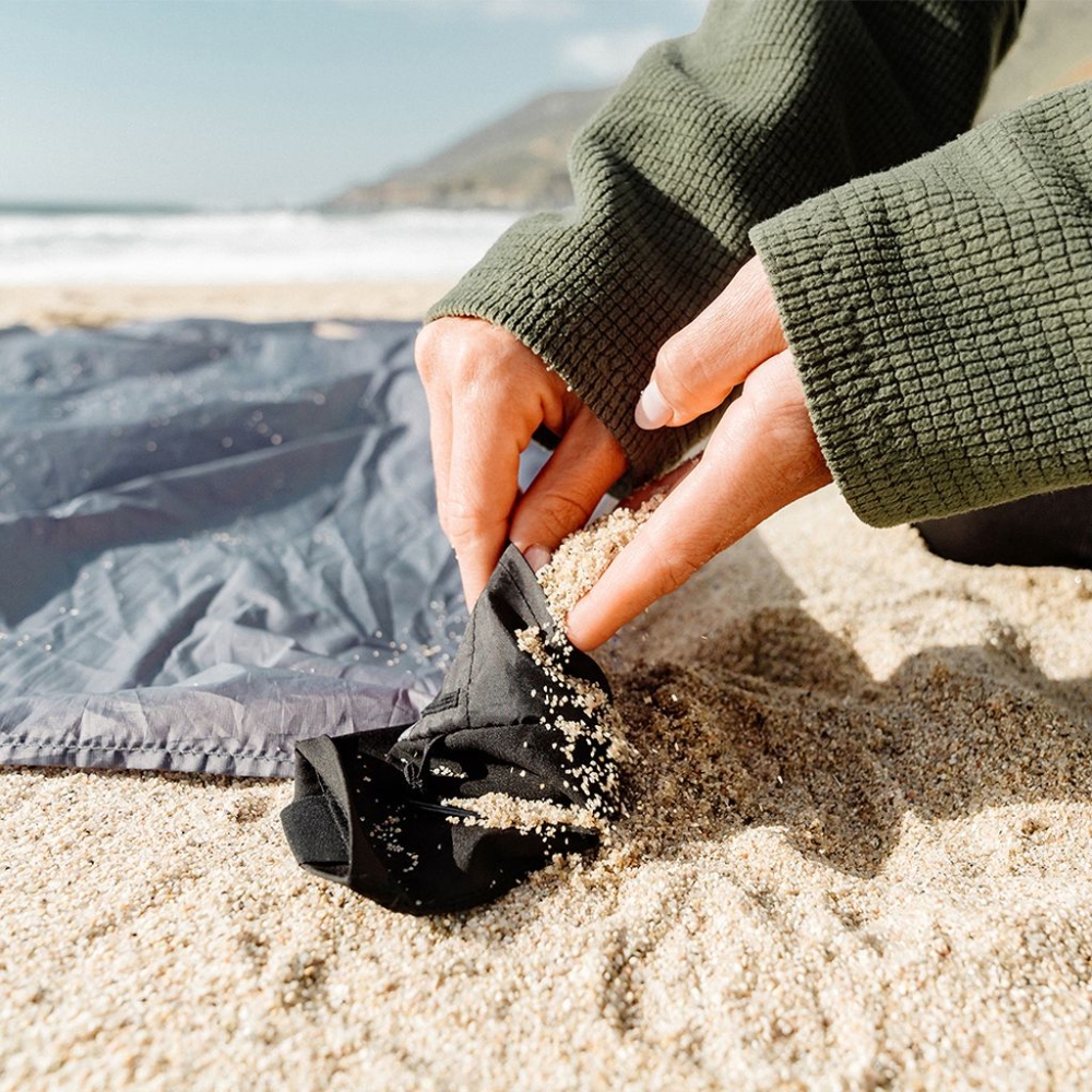 Matador Matador Pocket Blanket 4.0 Black MATL5001BK kampeermeubels online bestellen bij Kathmandu Outdoor & Travel
