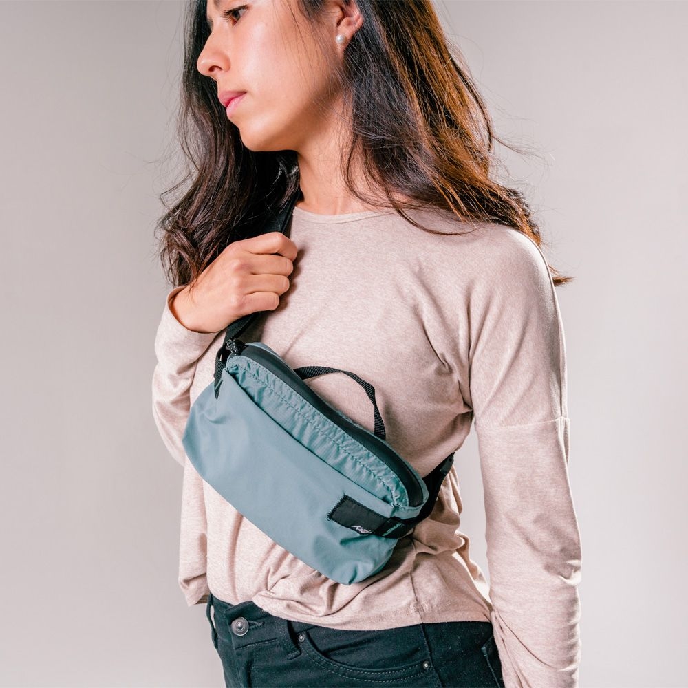 Matador Matador ReFraction Packable Sling Blue MATOG2HP01BL tassen online bestellen bij Kathmandu Outdoor & Travel