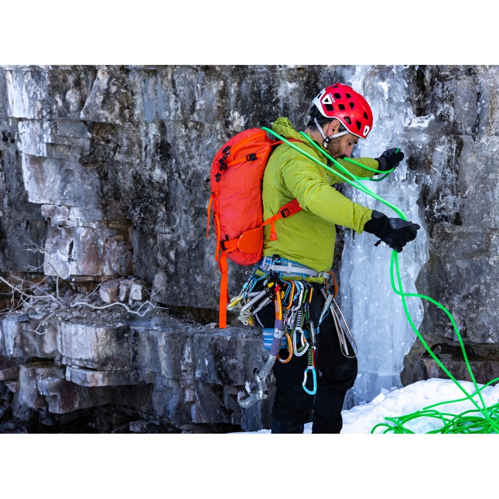 Osprey Mutant 38 Mars Orange 10004555 dagrugzakken online bestellen bij Kathmandu Outdoor & Travel