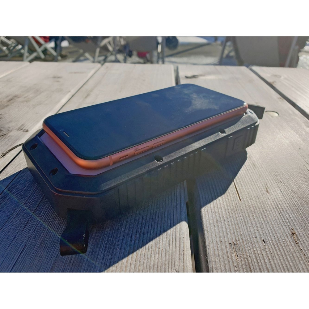 Basic Nature Powerbank 20.000 mAh  Zwart 180867 energie & electronica online bestellen bij Kathmandu Outdoor & Travel