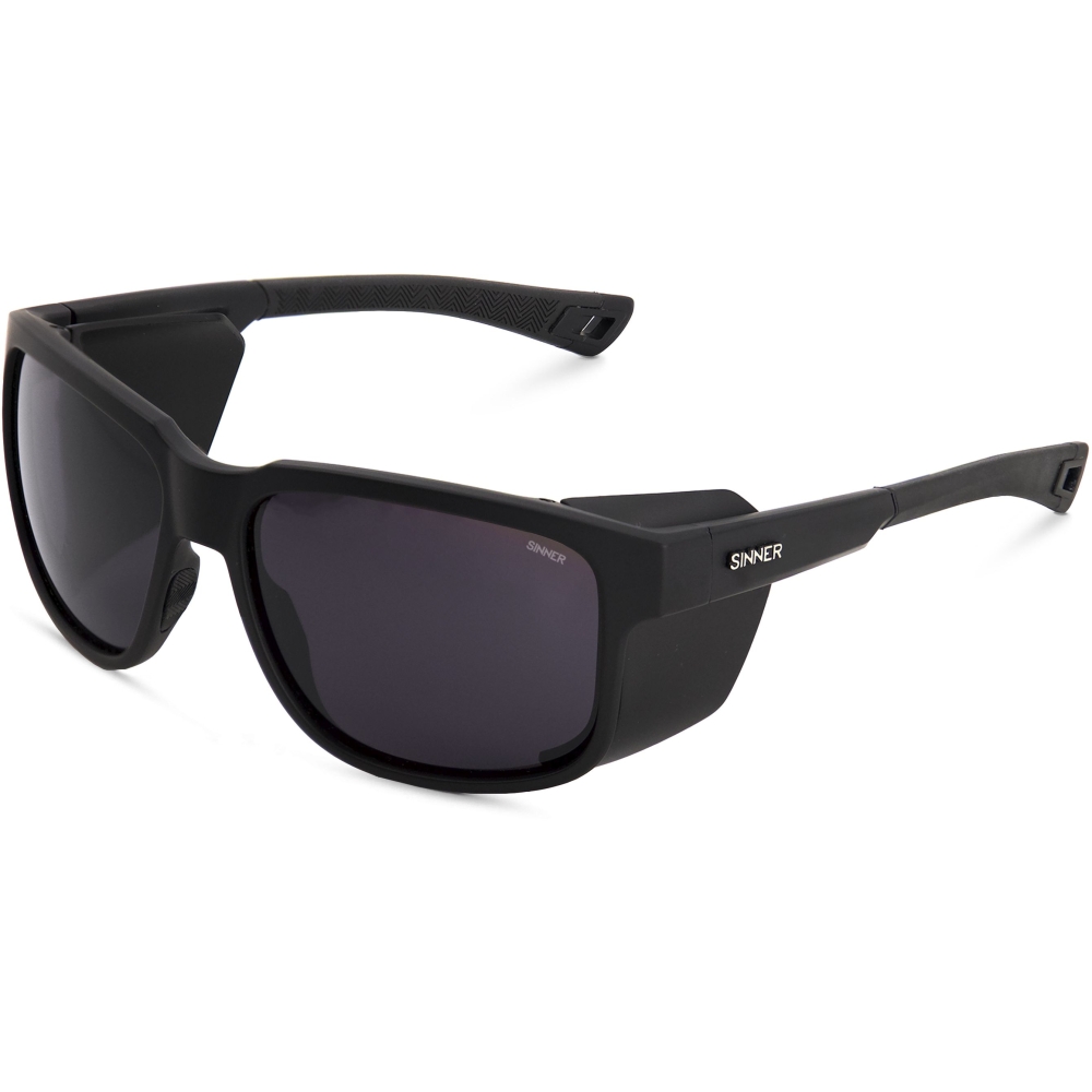 Sinner Kaplan Matte Black Smoke SISU-891-10-10 zonnebrillen online bestellen bij Kathmandu Outdoor & Travel