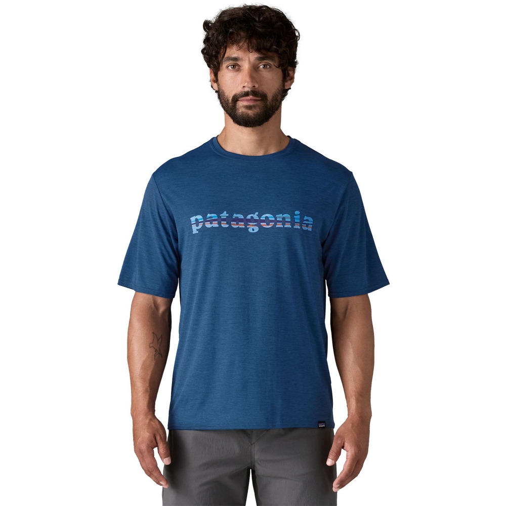 Patagonia Cap Cool Daily Graphic Shirt '73 Text Logo: Clement Blue X- 45235-TCLX shirts en tops online bestellen bij Kathmandu Outdoor & Travel