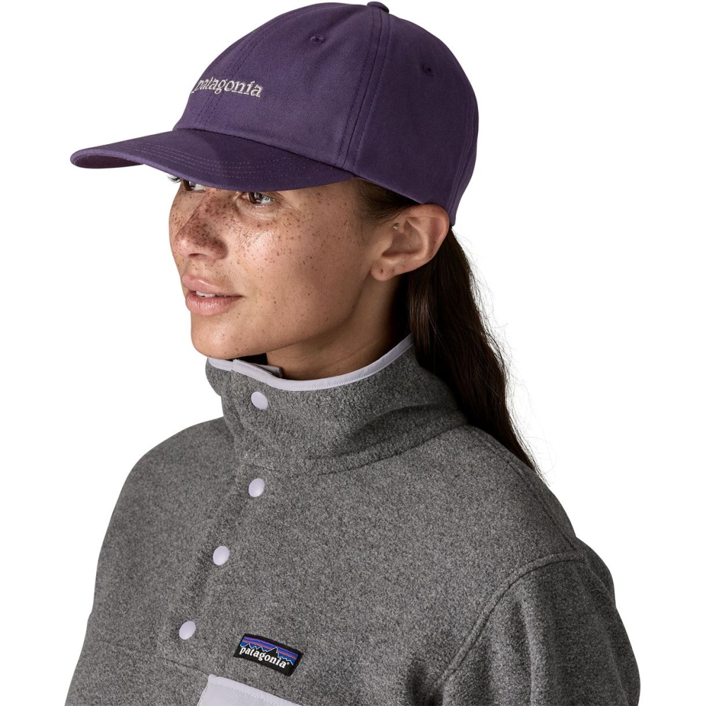 Patagonia Fitz Roy Icon Trad Cap Text Logo: Plummet Purple 38364-TLPM kleding accessoires online bestellen bij Kathmandu Outdoor & Travel