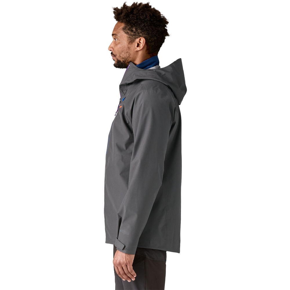 Patagonia Triolet Jkt Forge Grey w/P6 Blue 83403-FGYP jassen online bestellen bij Kathmandu Outdoor & Travel
