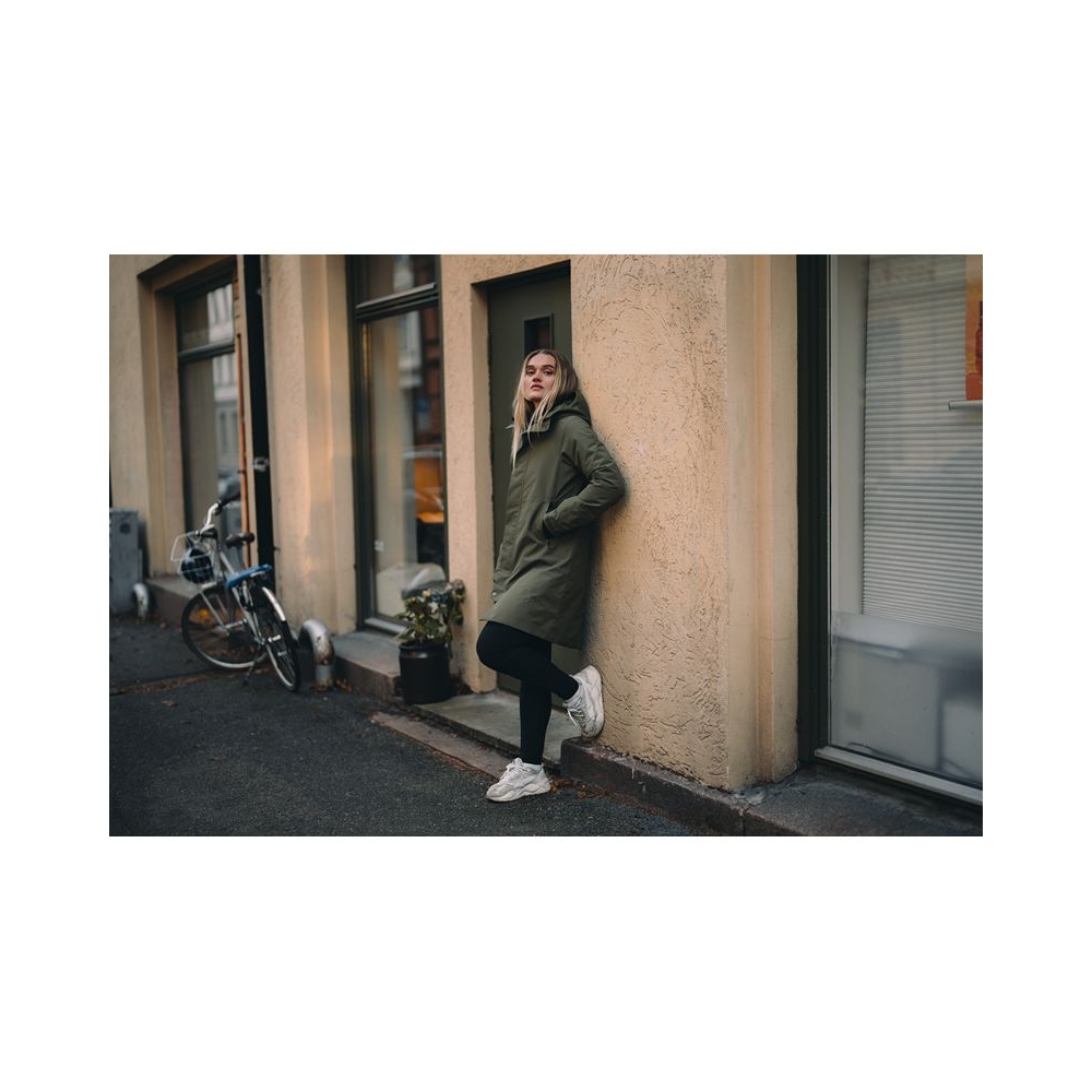 Bergans Urban Insulated Shell Coat Women Dark Green Mud 3643-13655 jassen online bestellen bij Kathmandu Outdoor & Travel
