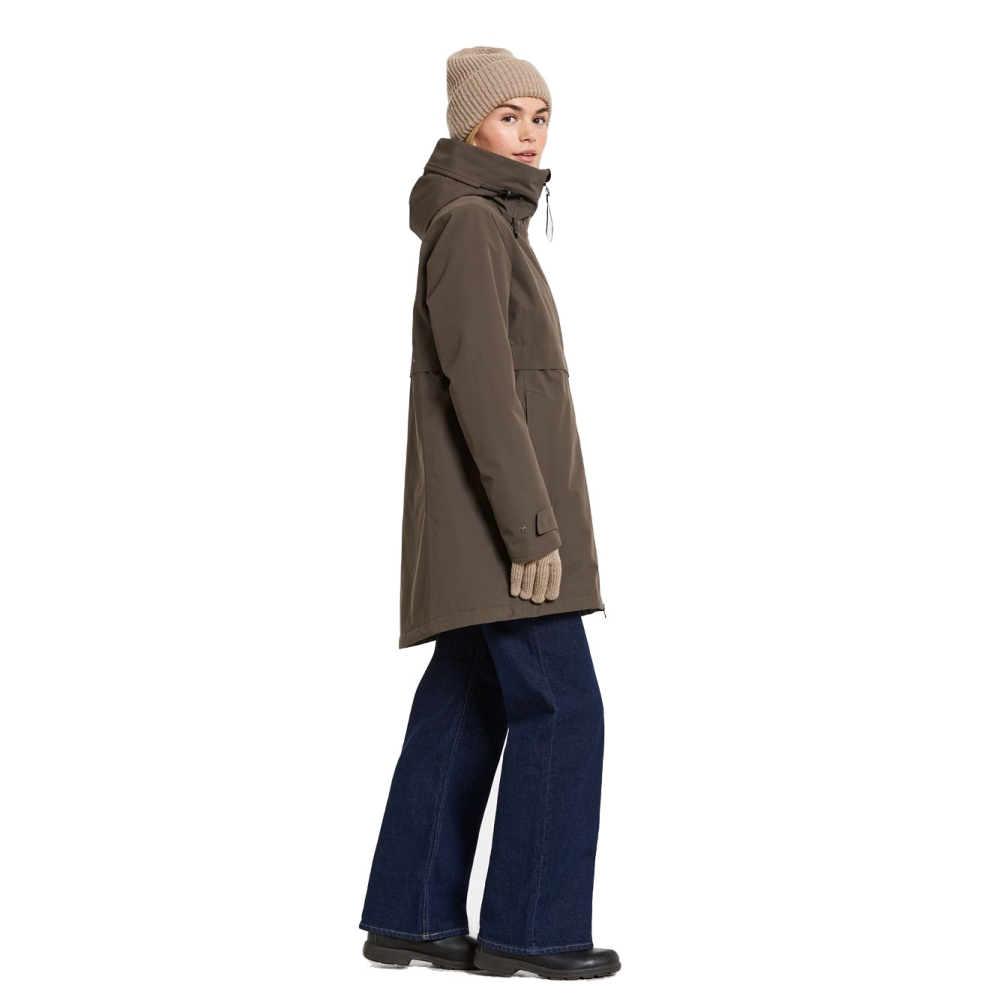 Didriksons Helle Parka 6 Women's Mocha Brown 506175-F07 jassen online bestellen bij Kathmandu Outdoor & Travel
