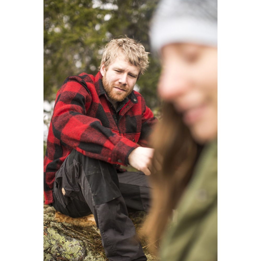 Fjällräven Canada Shirt Red F90631-320 shirts en tops online bestellen bij Kathmandu Outdoor & Travel