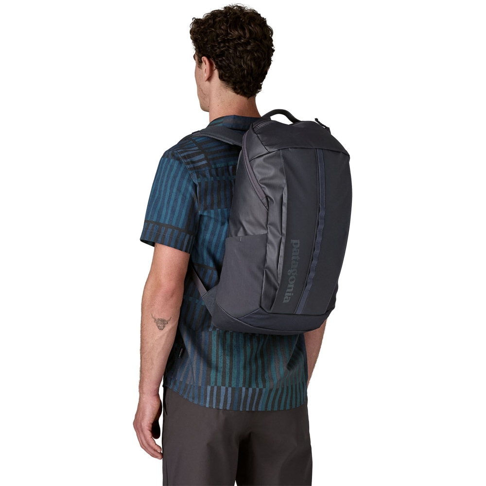 Patagonia Black Hole Pack 25L Smolder Blue w/Forge Grey 49298-SMFO-ALL dagrugzakken online bestellen bij Kathmandu Outdoor & Travel