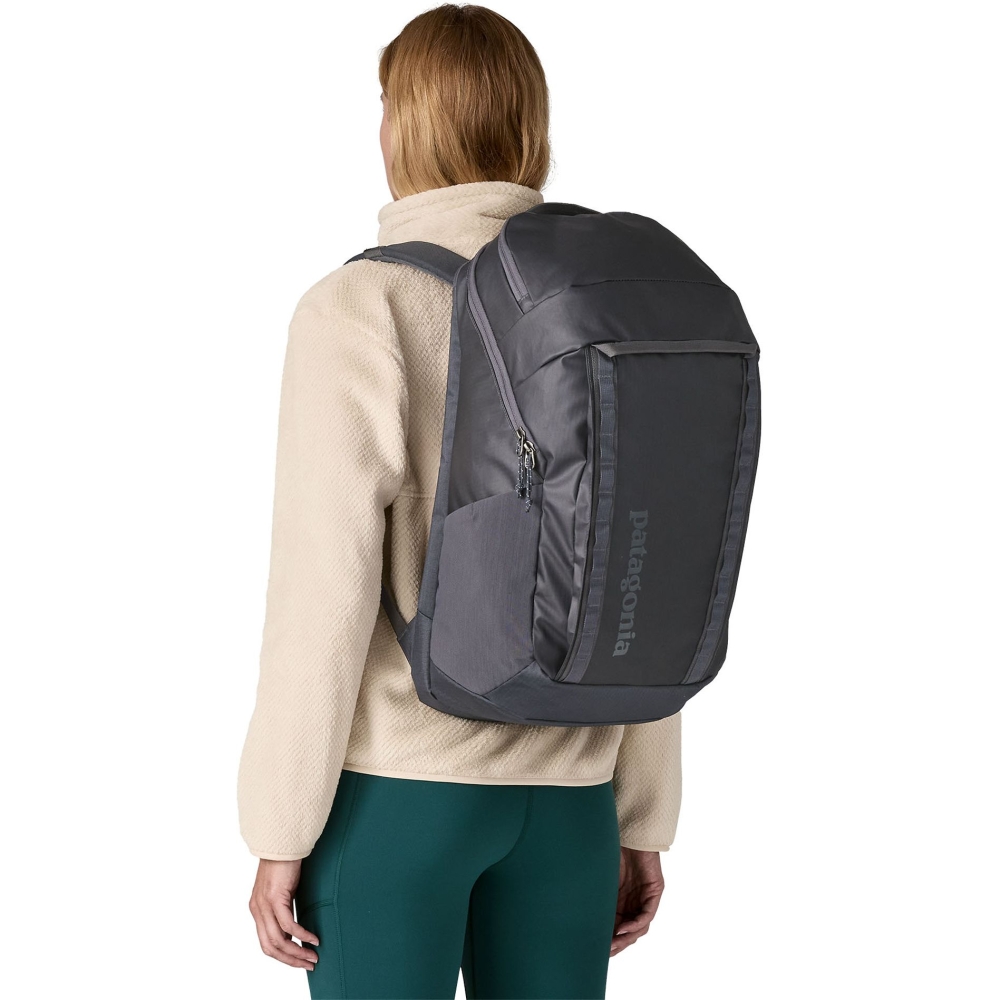 Patagonia Black Hole Pack 32L Smolder Blue w/Forge Grey 49302-SMFO-ALL dagrugzakken online bestellen bij Kathmandu Outdoor & Travel