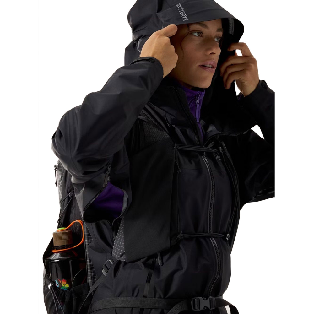 Arc'teryx Beta SL Jacket Women's Black 1002-Black jassen online bestellen bij Kathmandu Outdoor & Travel