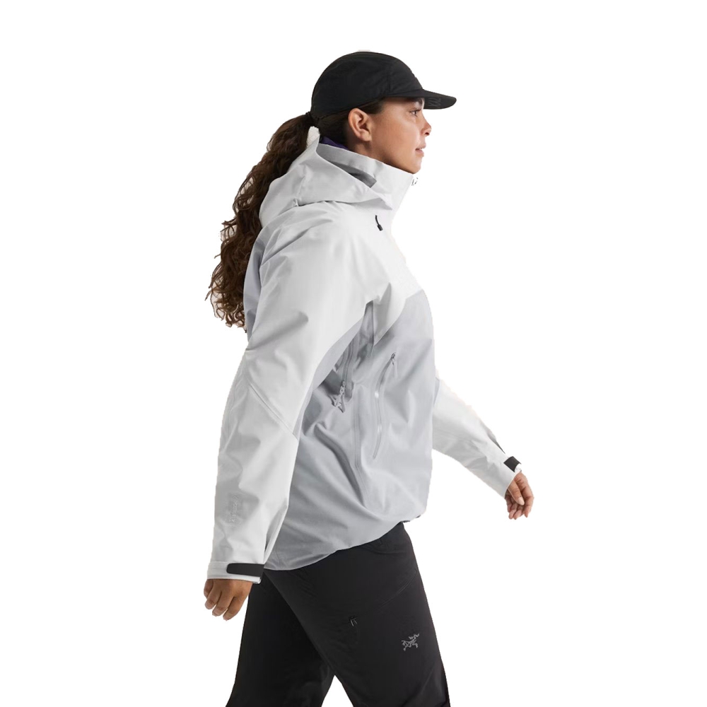 Arc'teryx Beta AR Jacket Women's Arctic Silk / Solitude 9863-Arctic Silk / S jassen online bestellen bij Kathmandu Outdoor & Travel