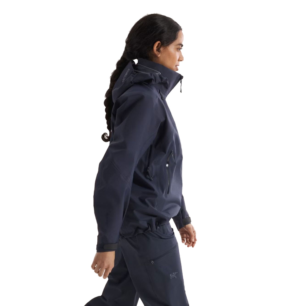 Arc'teryx Beta AR Jacket Women's Black Sapphire 9863-Black Sapphire jassen online bestellen bij Kathmandu Outdoor & Travel