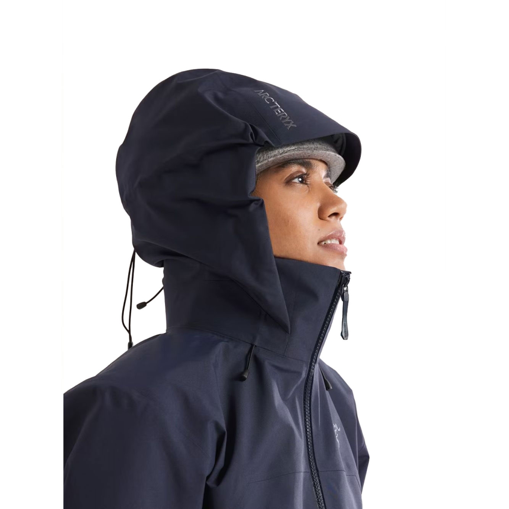 Arc'teryx Beta AR Jacket Women's Black Sapphire 9863-Black Sapphire jassen online bestellen bij Kathmandu Outdoor & Travel