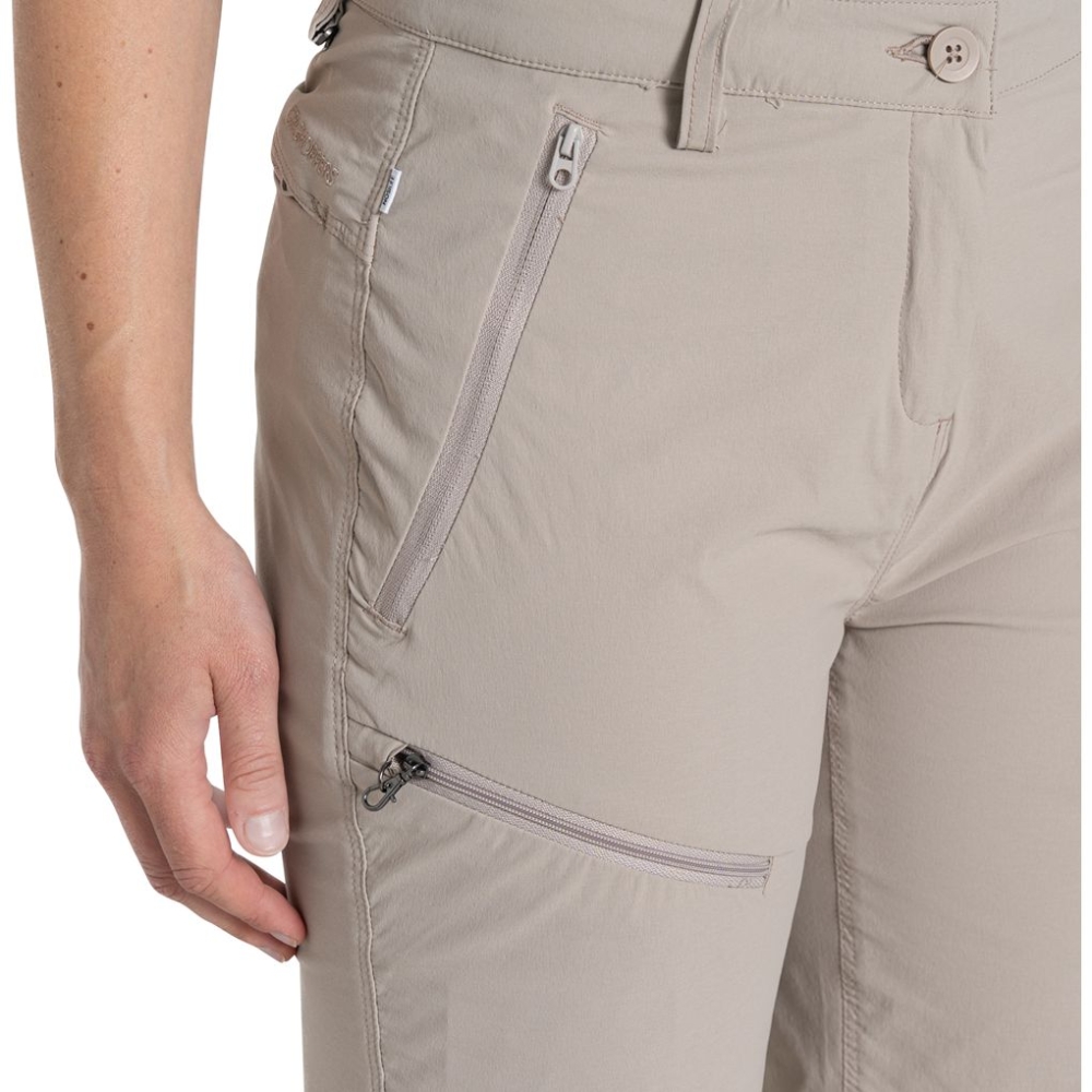 Craghoppers NosiLife Pro Convertible Trouser III Women's SoftMushroom CWJ1375-KD7-R broeken online bestellen bij Kathmandu Outdoor & Travel