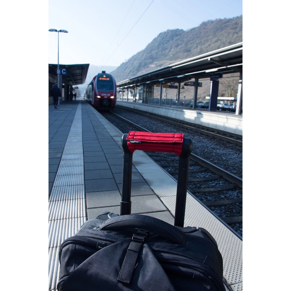 Rubytec Migrator Luggage ID Grip Red RU53020 trekkingrugzakken online bestellen bij Kathmandu Outdoor & Travel