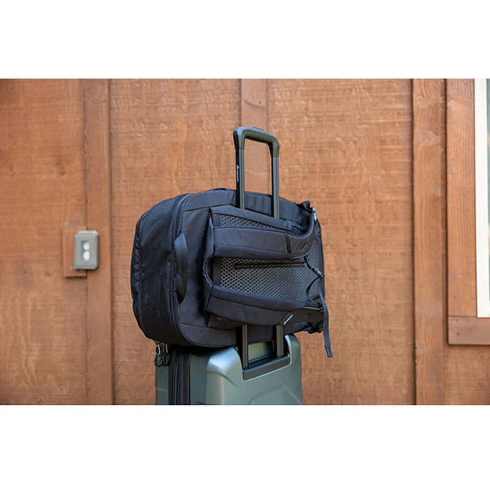 Gregory Border Carry On 40 Black Lichen 154920-A653 reistassen online bestellen bij Kathmandu Outdoor & Travel