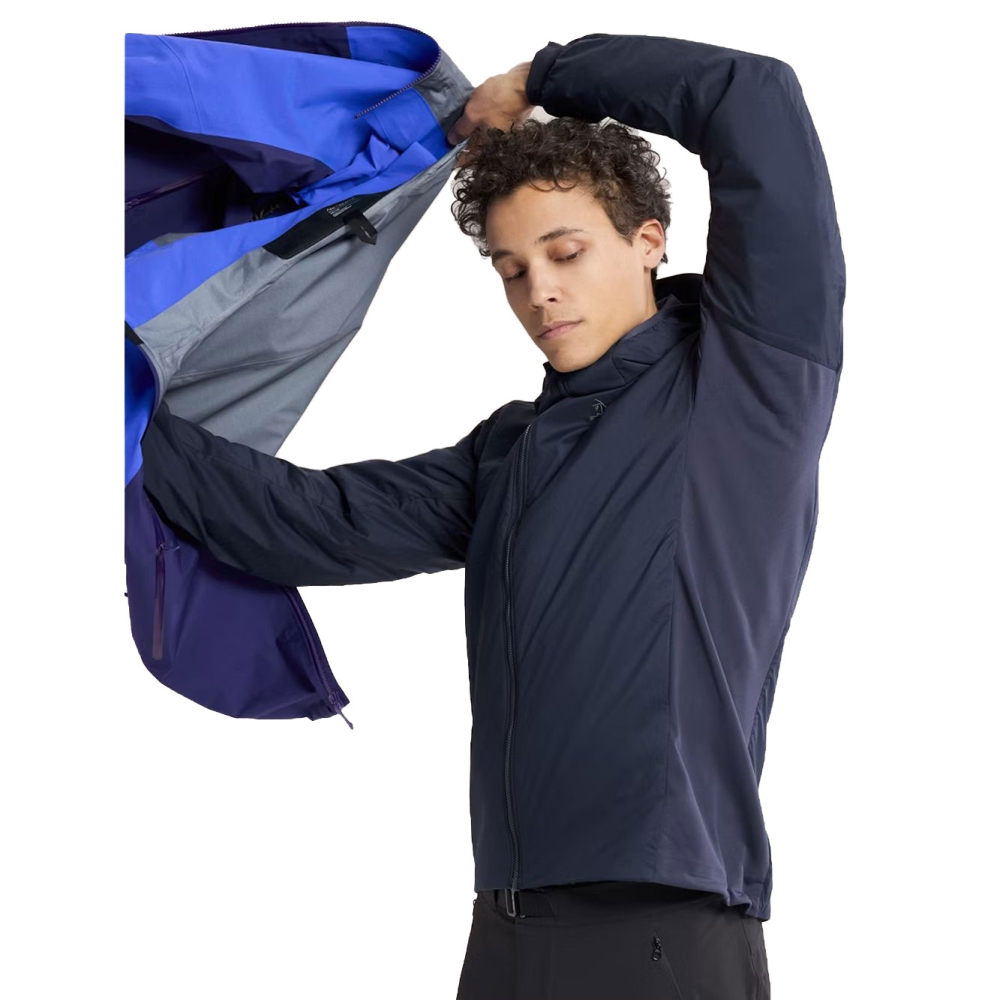 Arc'teryx Atom Hoody Black Sapphire 9556-Blk Sapphire jassen online bestellen bij Kathmandu Outdoor & Travel