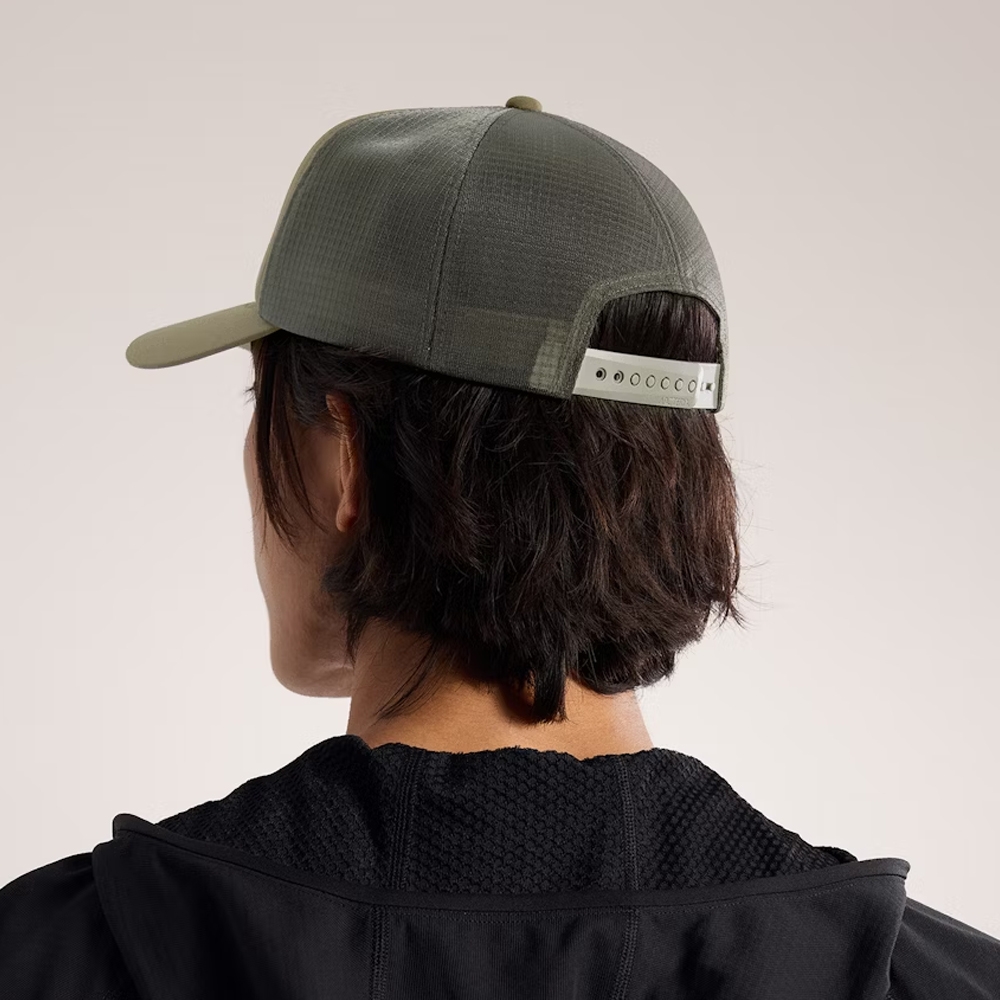 Arc'teryx Bird Word Trucker Hat Tatsu / Forage 9488-021229 kleding accessoires online bestellen bij Kathmandu Outdoor & Travel