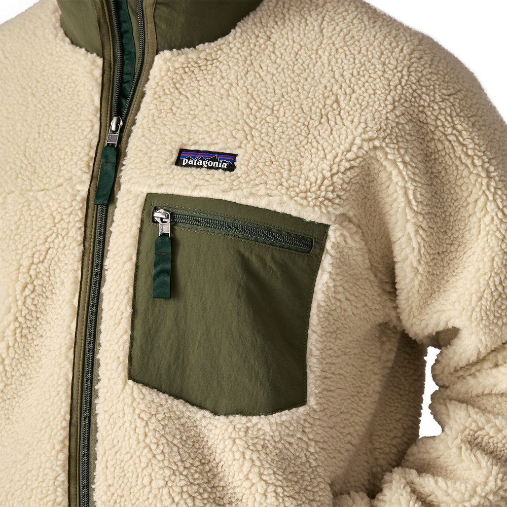 Patagonia Classic Retro-X Jkt Khaki 23057-DNBA fleeces en truien online bestellen bij Kathmandu Outdoor & Travel