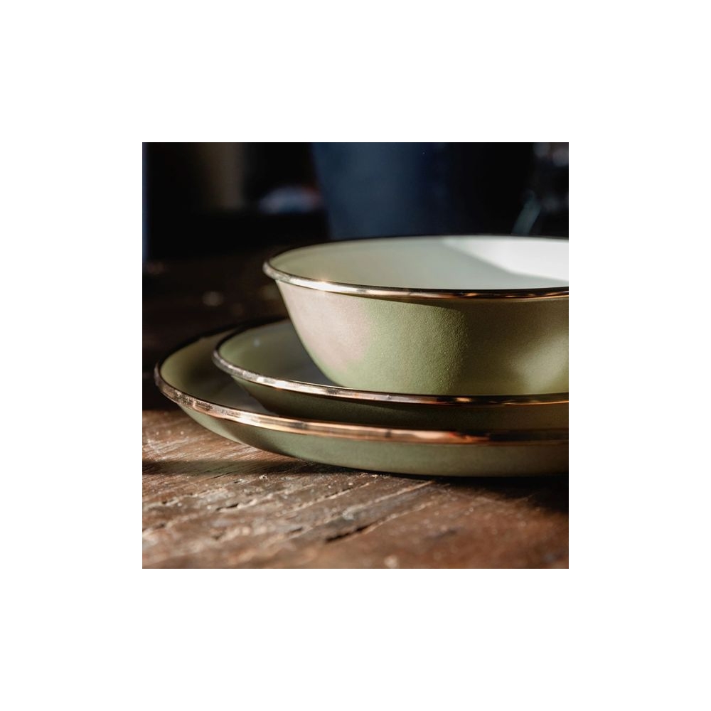 Barebones Small Plate Enamel 2 Pcs Olive 2-Tone CKW-1028 koken online bestellen bij Kathmandu Outdoor & Travel