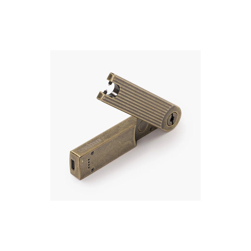 Barebones Pivot Arc Lighter Messing HMS-2145 gadgets en handigheden online bestellen bij Kathmandu Outdoor & Travel