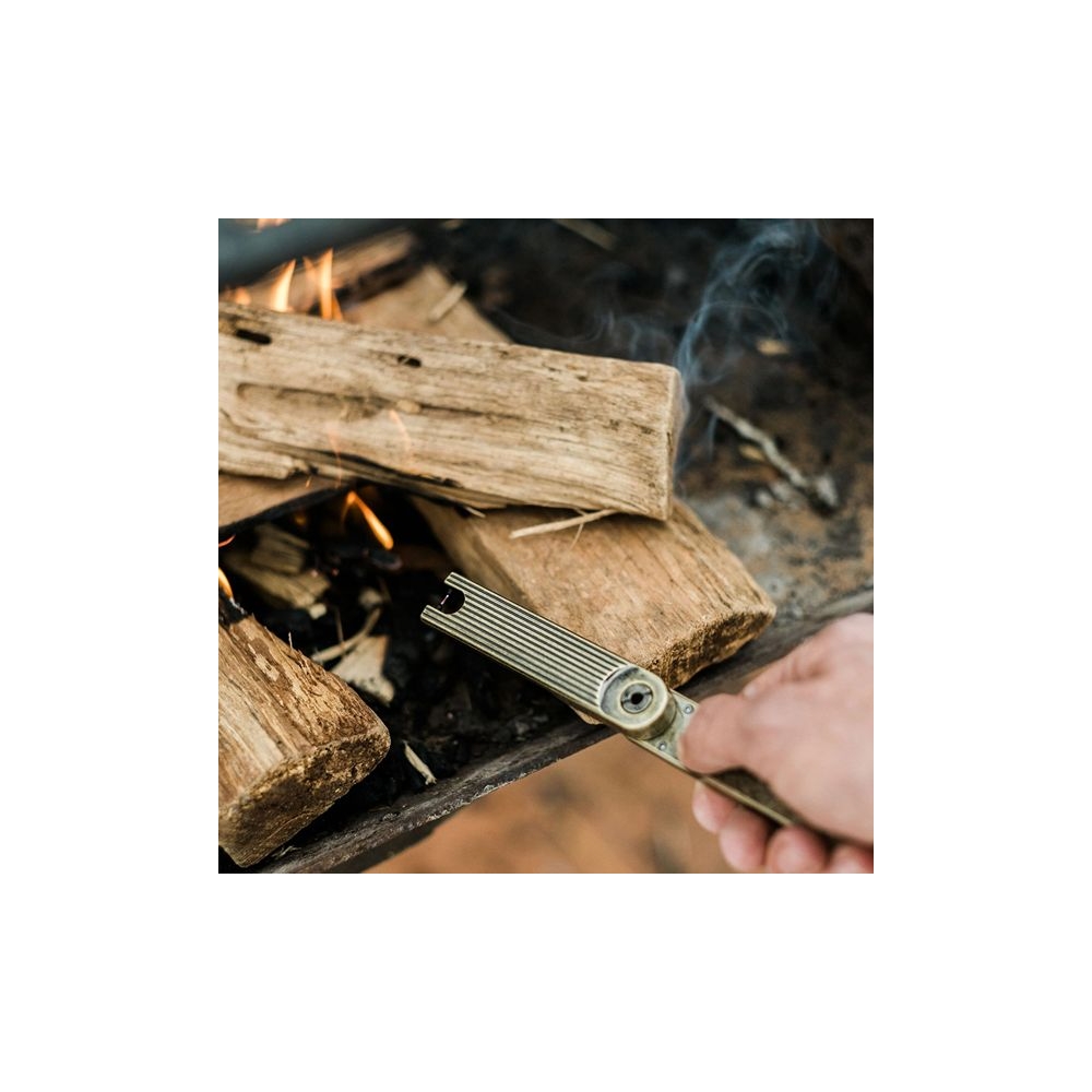 Barebones Pivot Arc Lighter Messing HMS-2145 gadgets en handigheden online bestellen bij Kathmandu Outdoor & Travel
