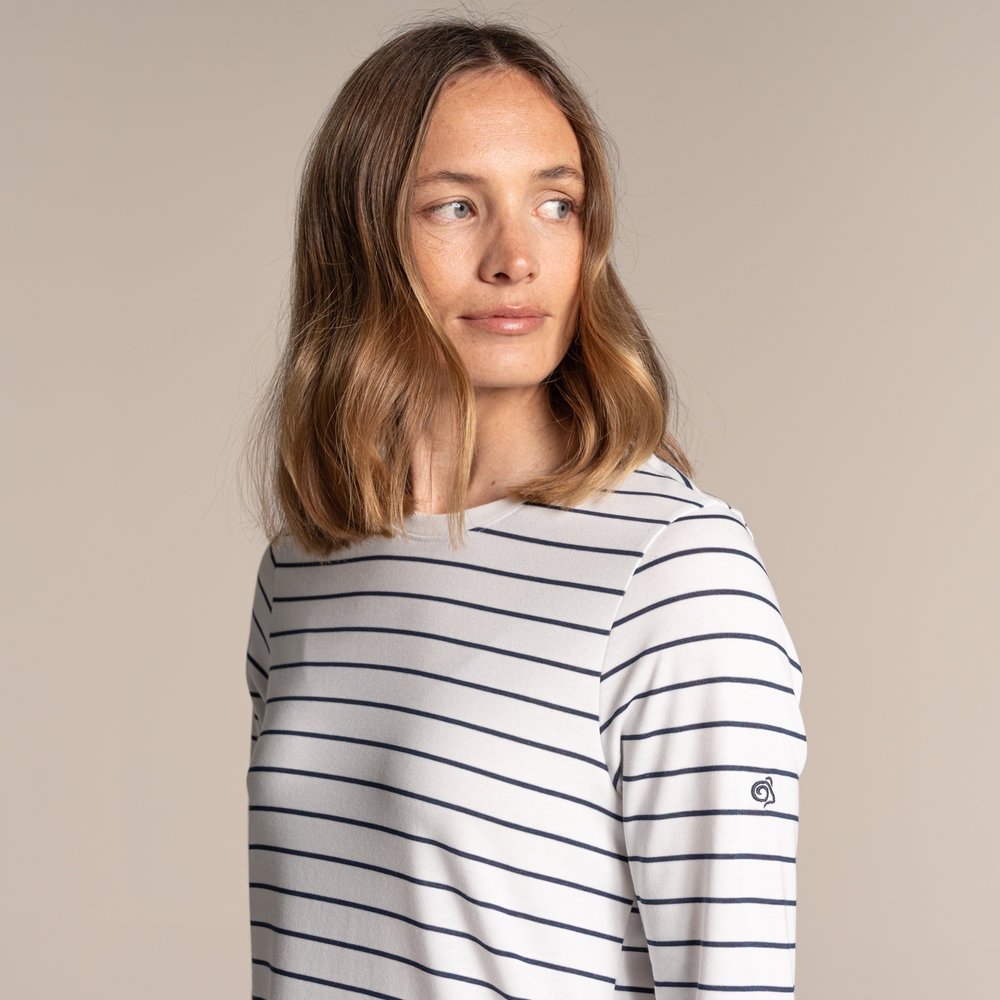 Craghoppers Craghoppers NosiLife Akona Long Sleeved Top Women's CWT1368-1SI shirts en tops Craghoppers NosiLife Akona Long Sleeved Top Women's Sail White / Blue Navy Stripe CWT1368-1SI shirts en tops online bestellen bij Kathmandu Outdoor & Travel