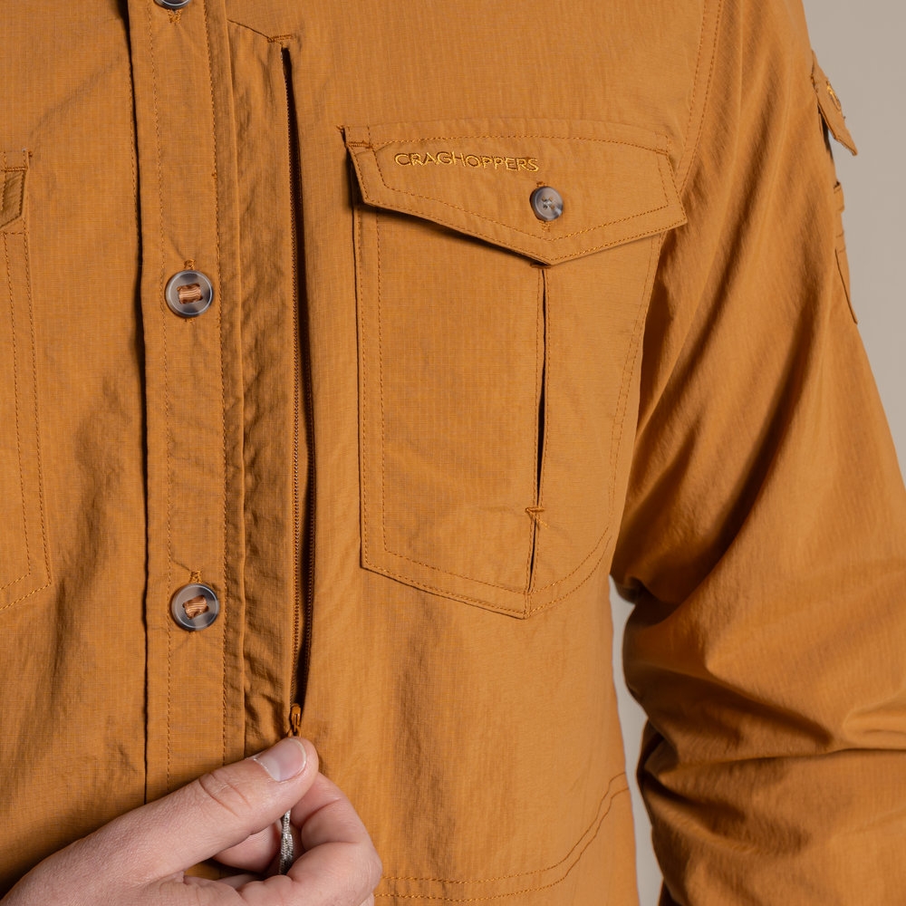 Craghoppers NosiLife Adventure Long Sleeved Shirt III Deep Henna CMS709-1E7 shirts en tops online bestellen bij Kathmandu Outdoor & Travel