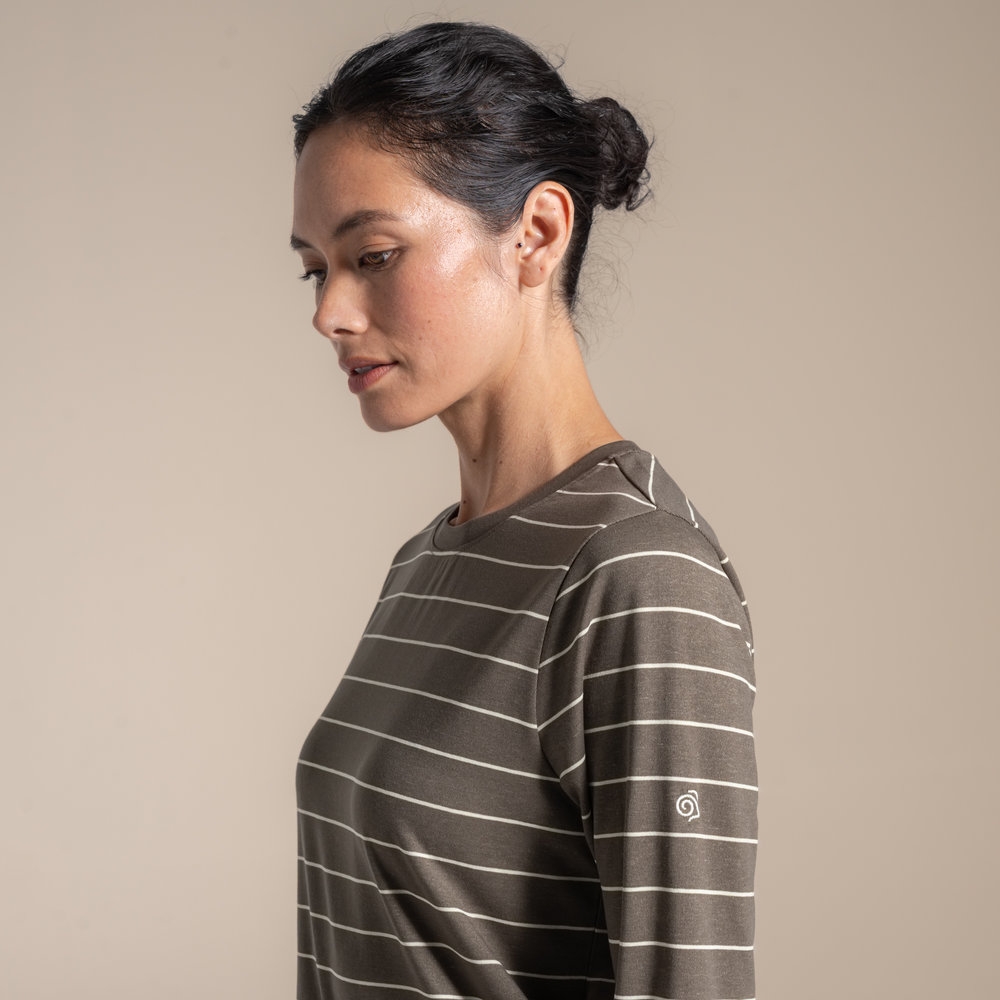 Craghoppers NosiLife Akona Long Sleeved Top Women's Wild Olive Stripe CWT1368-1SD shirts en tops online bestellen bij Kathmandu Outdoor & Travel