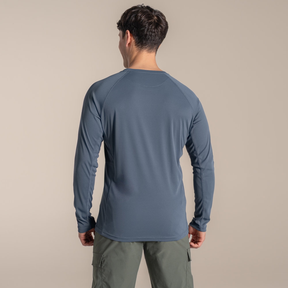 Craghoppers NosiLife SolarShield+ Long Sleeved T-Shirt Dark Pewter CMT1031-1EG shirts en tops online bestellen bij Kathmandu Outdoor & Travel