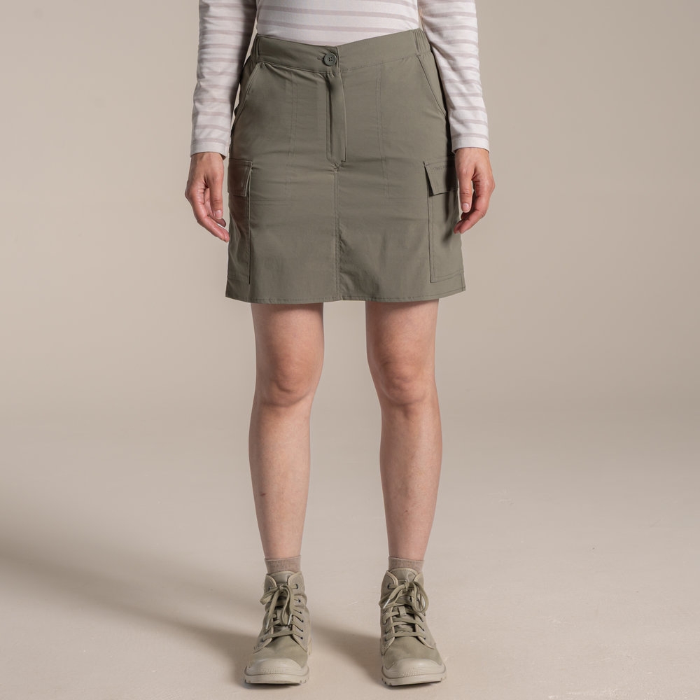 Craghoppers NosiLife Pro Cargo Skort Women's Wild Olive CWD058-CZL jurken en rokken online bestellen bij Kathmandu Outdoor & Travel