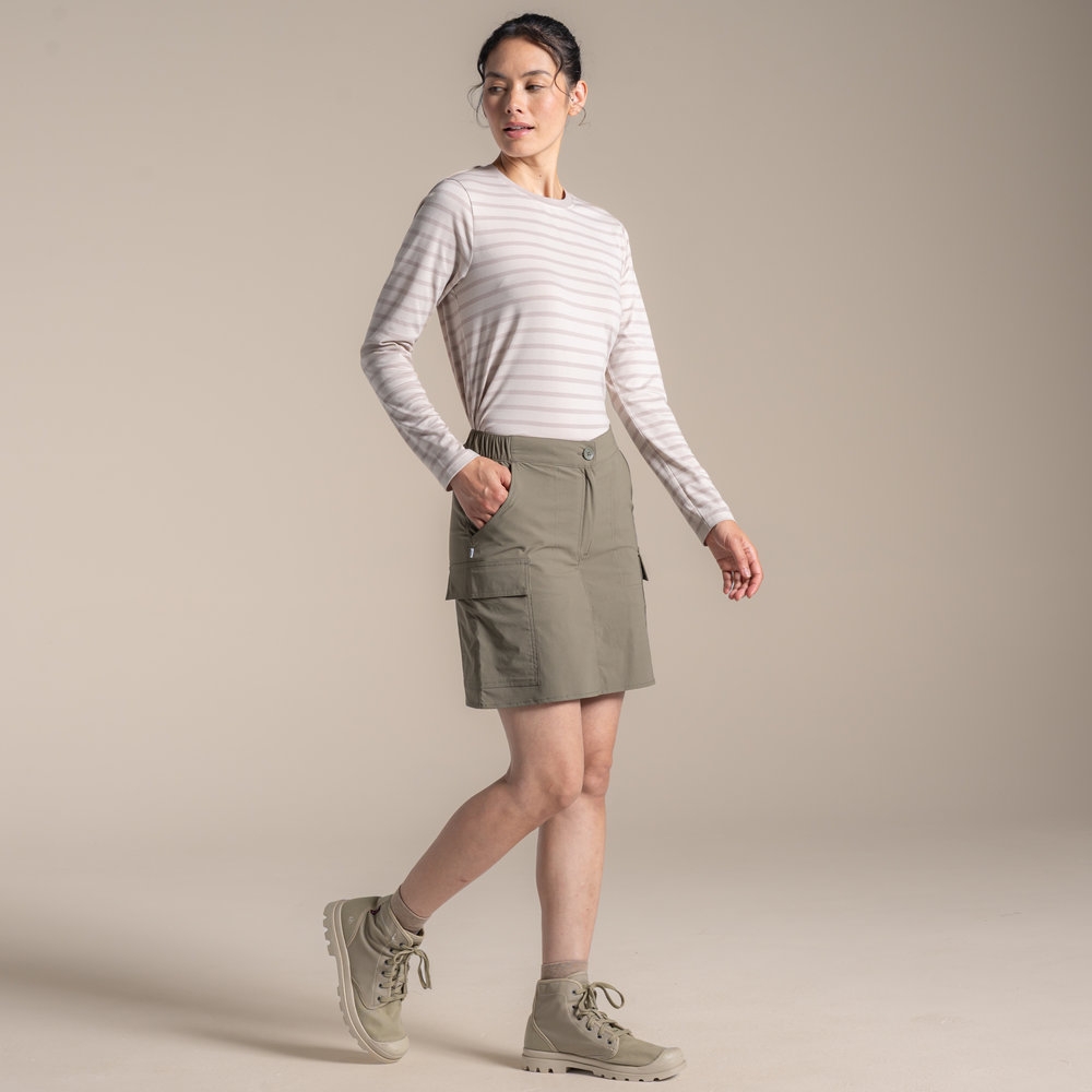 Craghoppers NosiLife Pro Cargo Skort Women's Wild Olive CWD058-CZL jurken en rokken online bestellen bij Kathmandu Outdoor & Travel