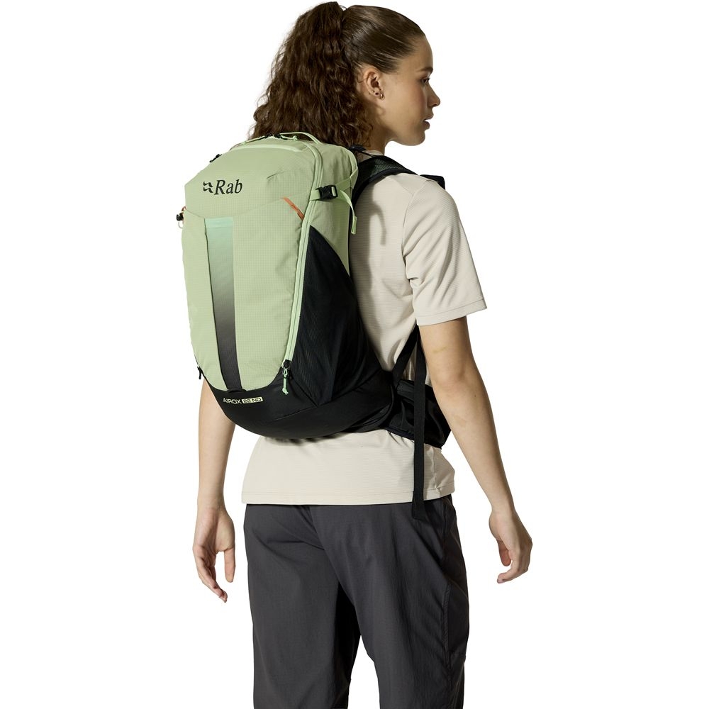 Rab Airox 22ND Fig Green/Black QAQ-11-FGB dagrugzakken online bestellen bij Kathmandu Outdoor & Travel