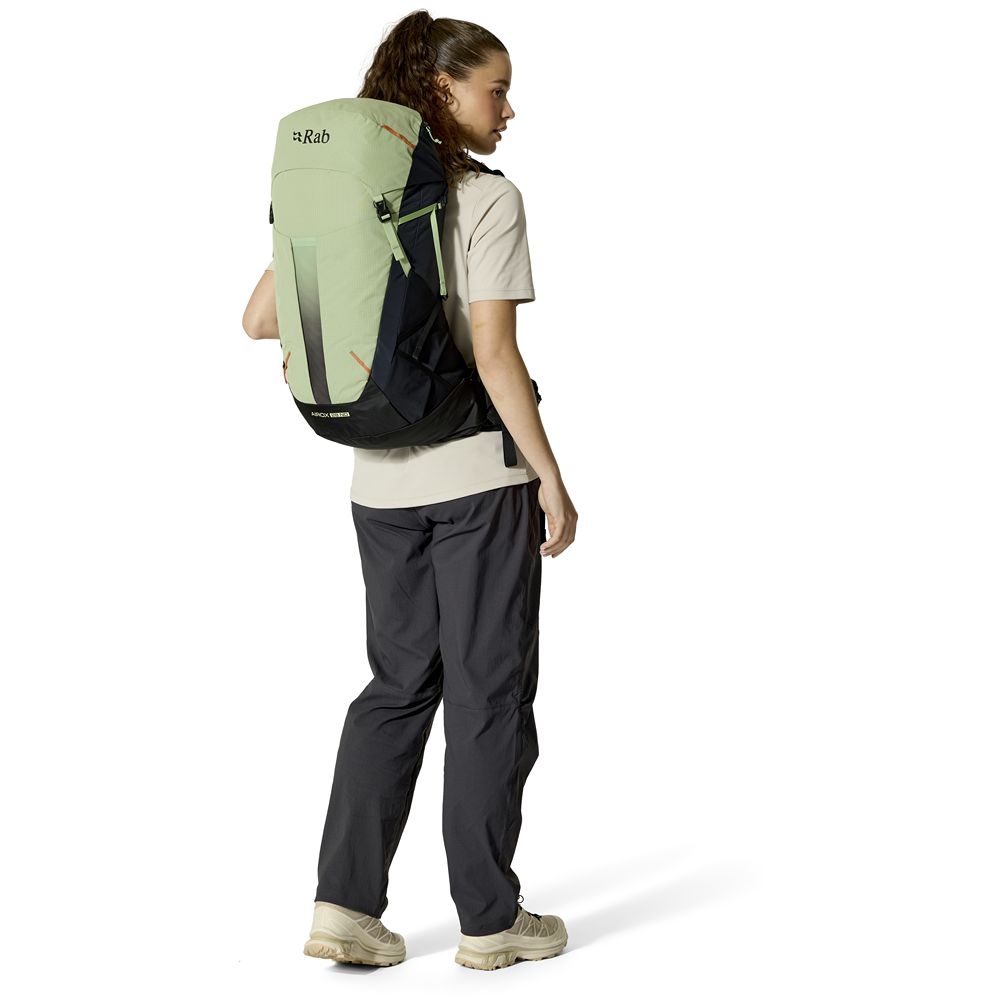 Rab Airox 28ND Fig Green/Black QAQ-13-FGB dagrugzakken online bestellen bij Kathmandu Outdoor & Travel