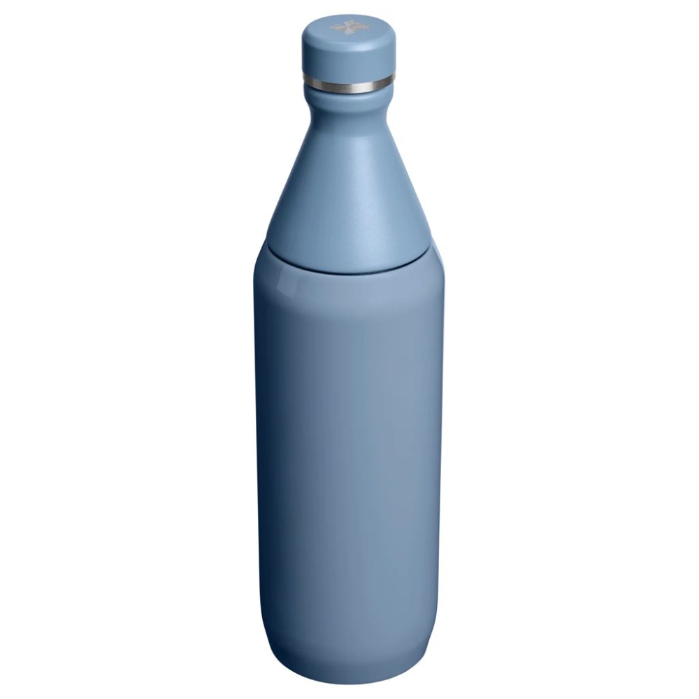 Stanley Stanley The All Day Slim Bottle 10-12069-212 drinkflessen en thermosflessen  Stanley The All Day Slim Bottle Indigo 10-12069-212 drinkflessen en thermosflessen online bestellen bij Kathmandu Outdoor & Travel