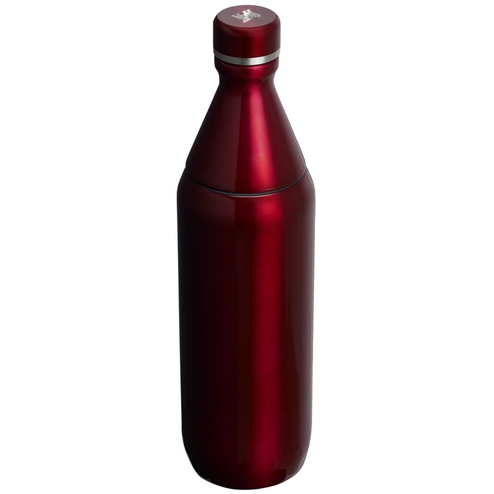 Stanley Stanley The All Day Slim Bottle 10-12069-213 drinkflessen en thermosflessen  Stanley The All Day Slim Bottle Garnet Shine 10-12069-213 drinkflessen en thermosflessen online bestellen bij Kathmandu Outdoor & Travel