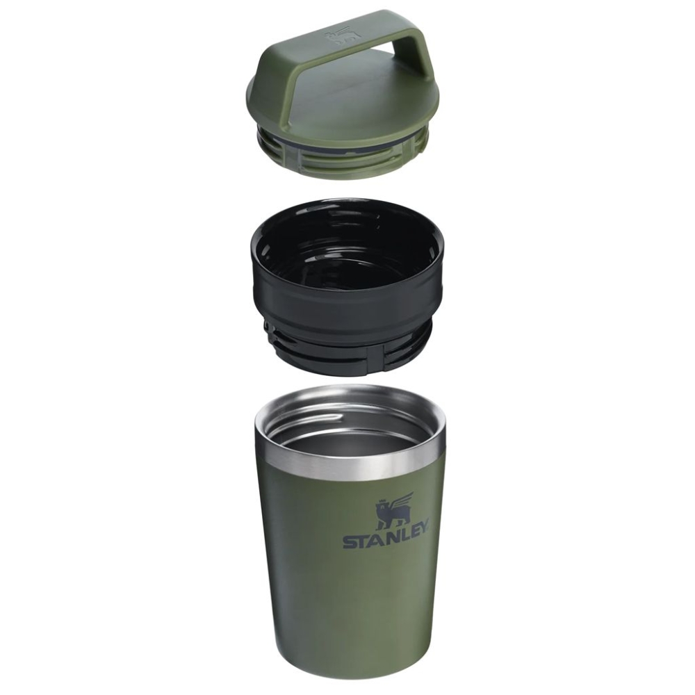 Stanley Stanley The Café-To-Go Travel Mug 10-12079-041 drinkflessen en thermosflessen  Stanley The Café-To-Go Travel Mug Dried Pine 10-12079-041 drinkflessen en thermosflessen online bestellen bij Kathmandu Outdoor & Travel
