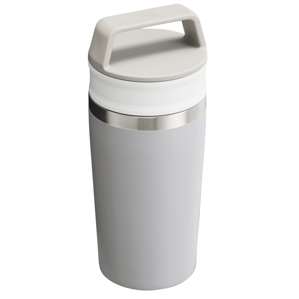 Stanley Stanley The Café-To-Go Travel Mug 10-12080-015 drinkflessen en thermosflessen  Stanley The Café-To-Go Travel Mug Ash 10-12080-015 drinkflessen en thermosflessen online bestellen bij Kathmandu Outdoor & Travel